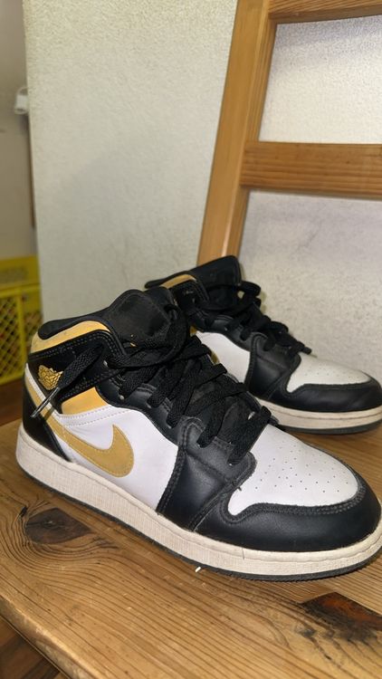 Jordan Chaussures hommes: Air Jordan 1 Mid - White Pollen Black – D'occasion à Grüningen par mel_c9v6