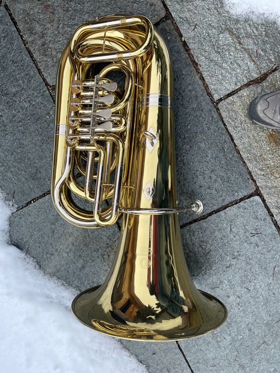 Bb Tuba St.Petersburg Model 202LD mit Lions Bag Kaufen auf Ricardo