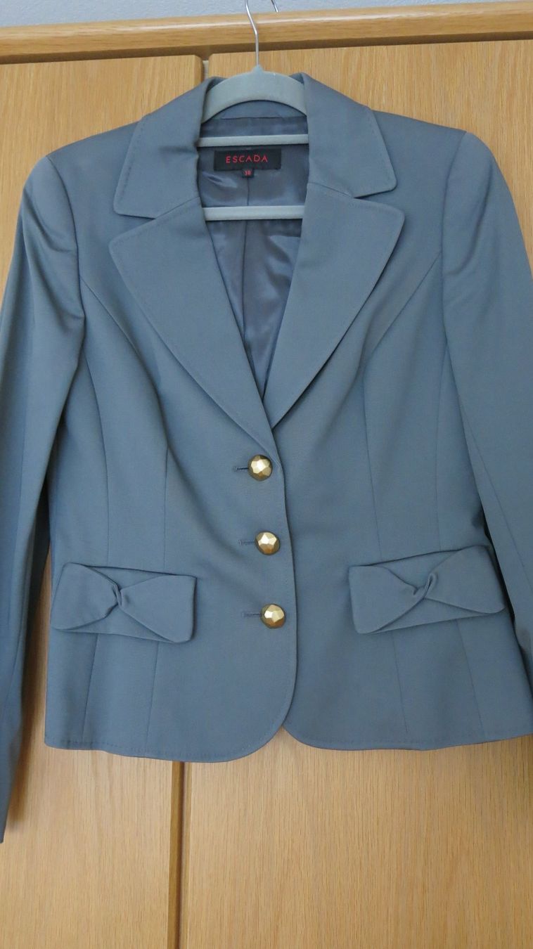Escada Giacche: ESCADA Blazer – Nuovo (secondo la descrizione) da Lachen SZ venduto da artbyblondangel 3