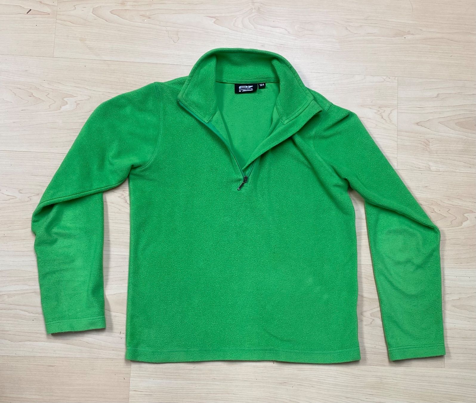 Maglioni & Felpe: 1 Fleece Pullover / Pulli hellgrün, Grösse 164 von POWERZONE – Usato da Schnottwil venduto da Chasarmar 1