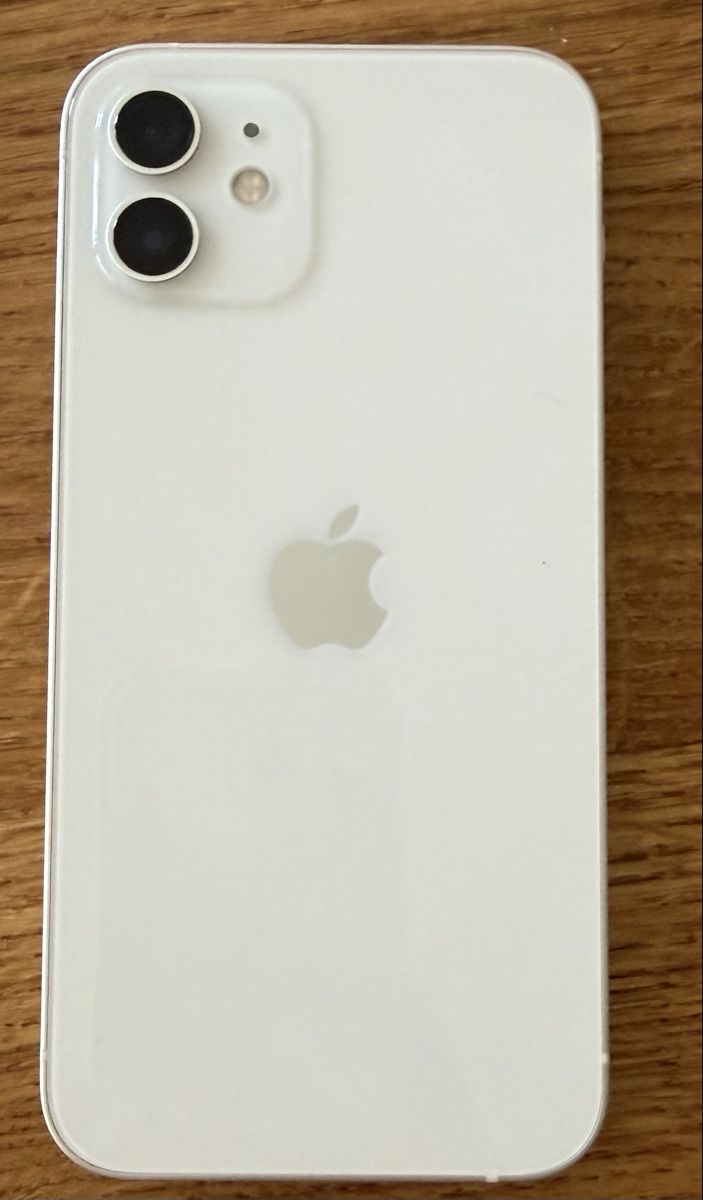 Apple Portables: Iphone 12 – D'occasion à Oetwil am See par suuueee 3