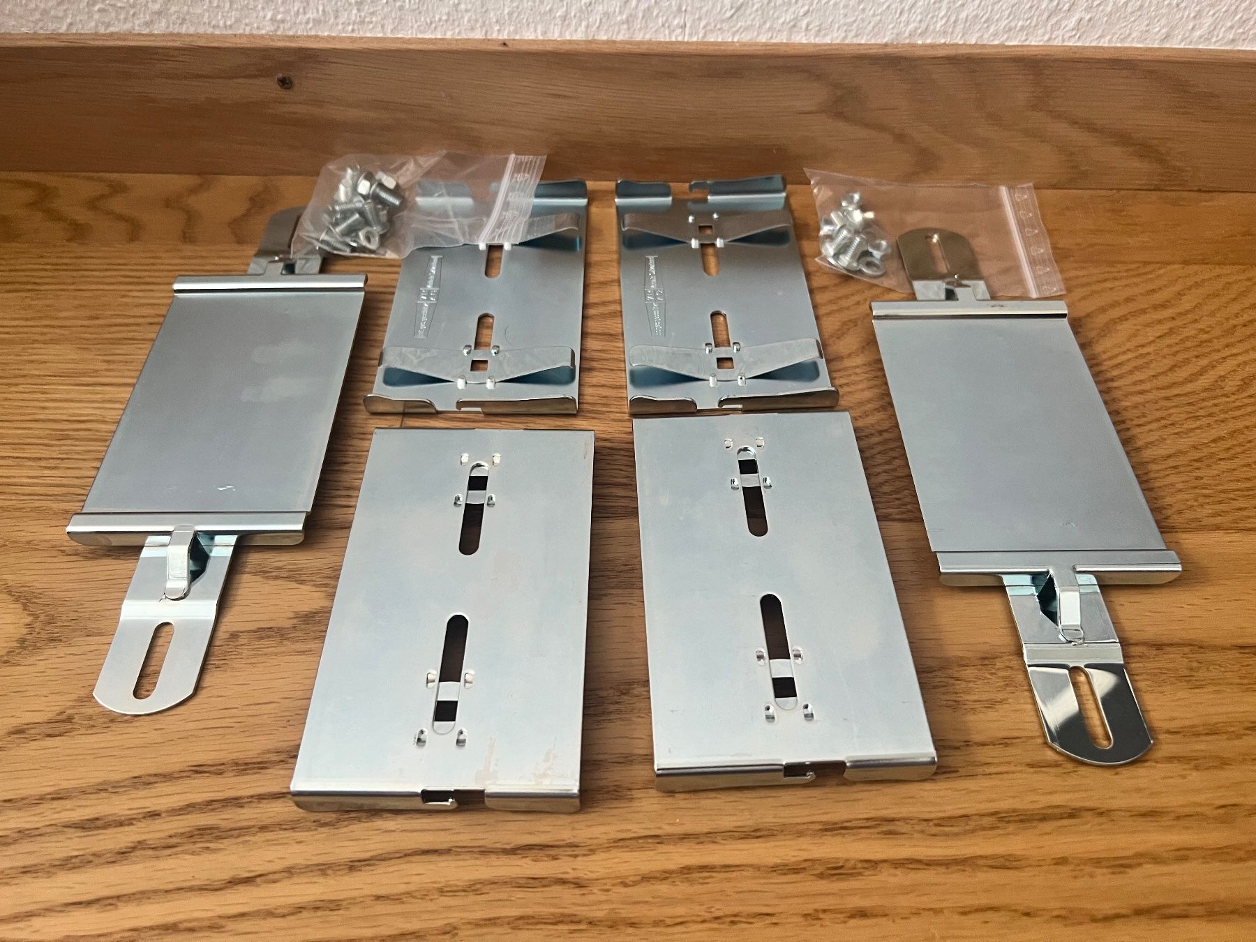 Supporti a parete: Wechselrahmen-Halter Set Neu – Nuovo e nell'imballaggio originale da Bern venduto da No1e 3