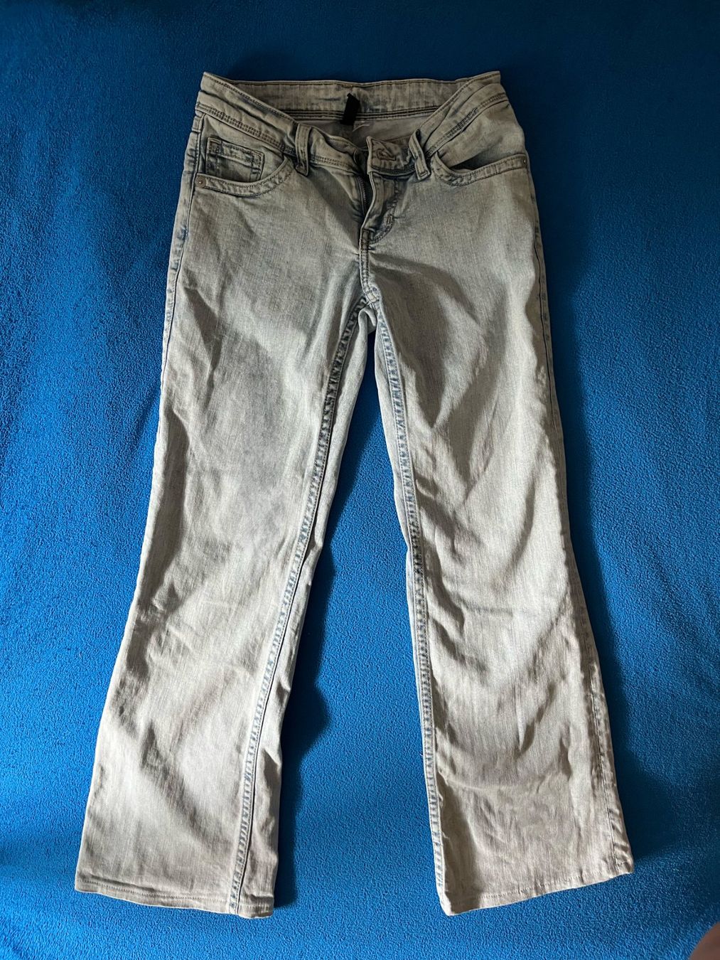 Jeans: Low-Waist Light Blue Jeans – Usato da Basel venduto da das_7wzs 2