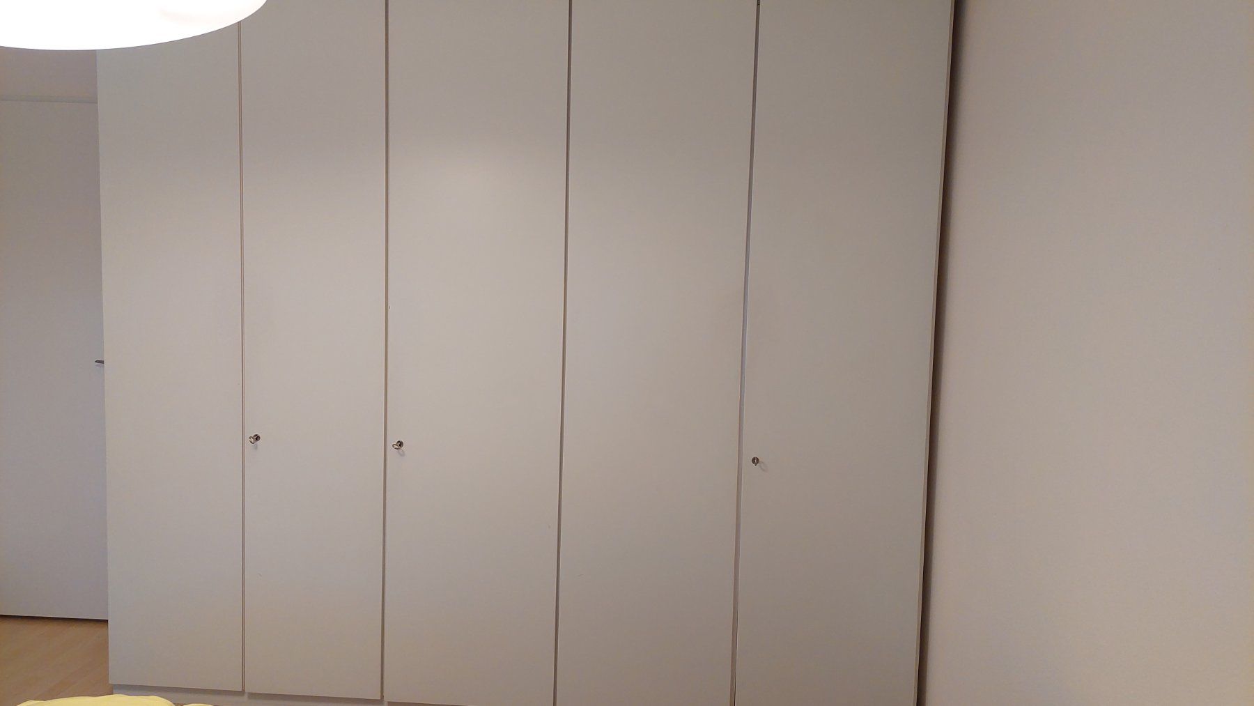 Armadi: Schrank – Usato da Belp venduto da Syschmid