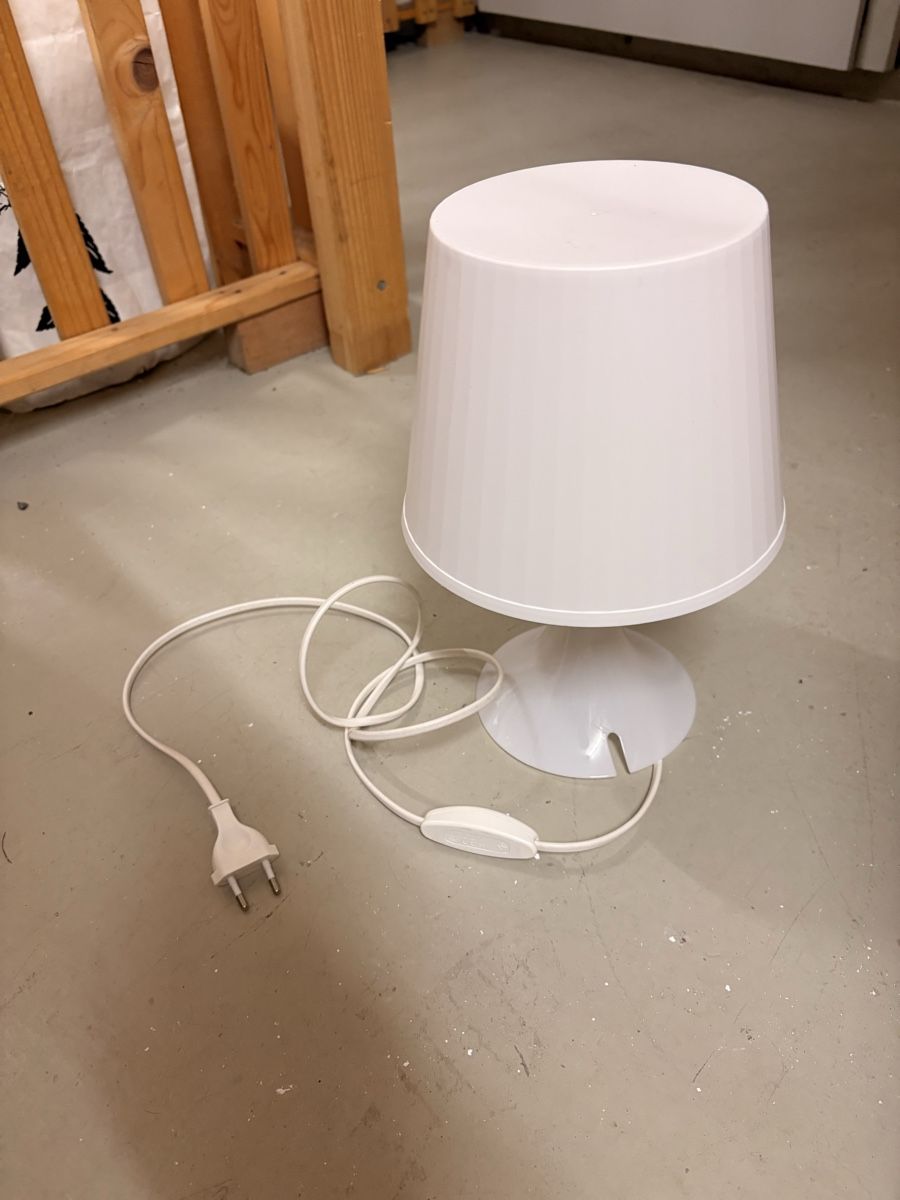 Lampes: White table lamp good condition – D'occasion à Zürich par epe_2dny 1
