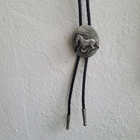 Bolo Tie Western Cravate