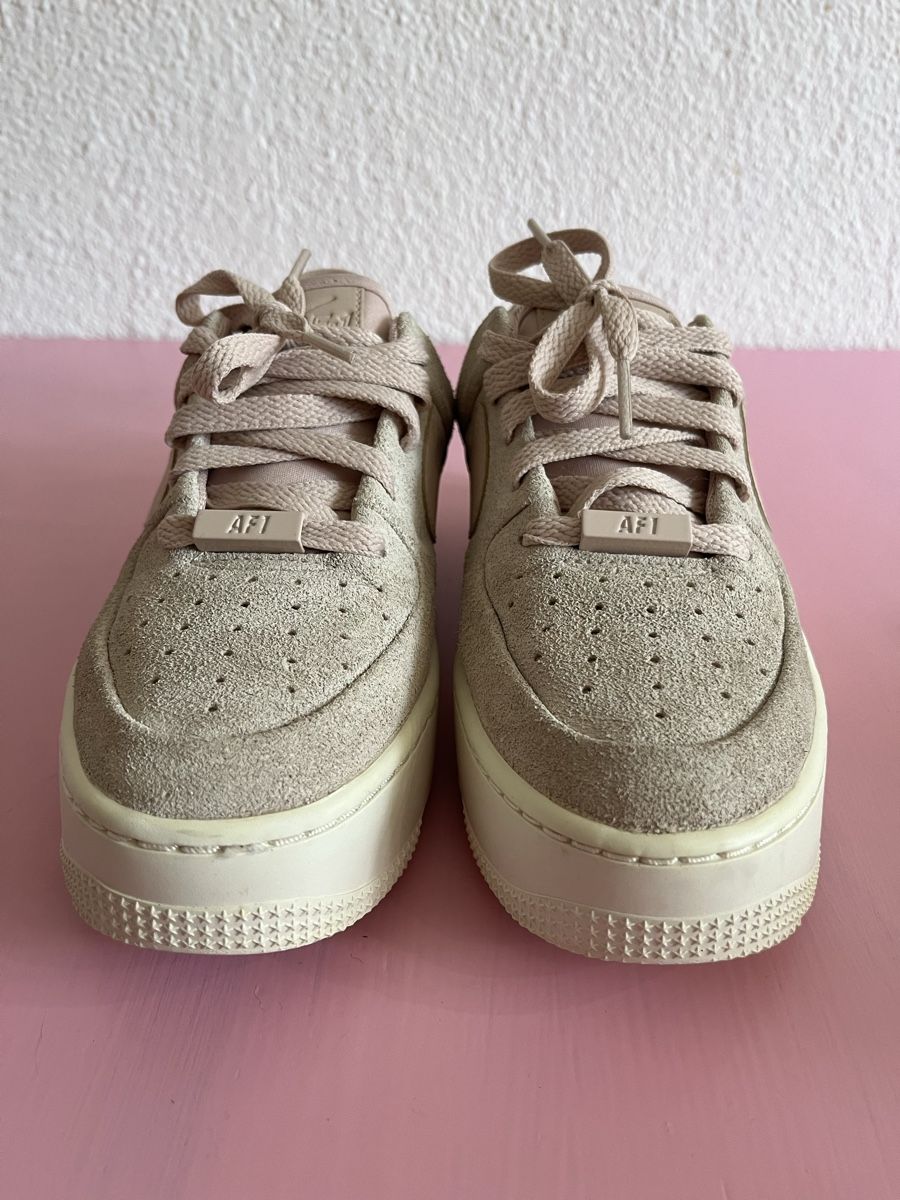 Nike Scarpe da donna: beige/hellrosa Nike Airforce/ wie neu / GR. 37.5 – Nuovo (secondo la descrizione) da Fehraltorf venduto da y2kout7 1