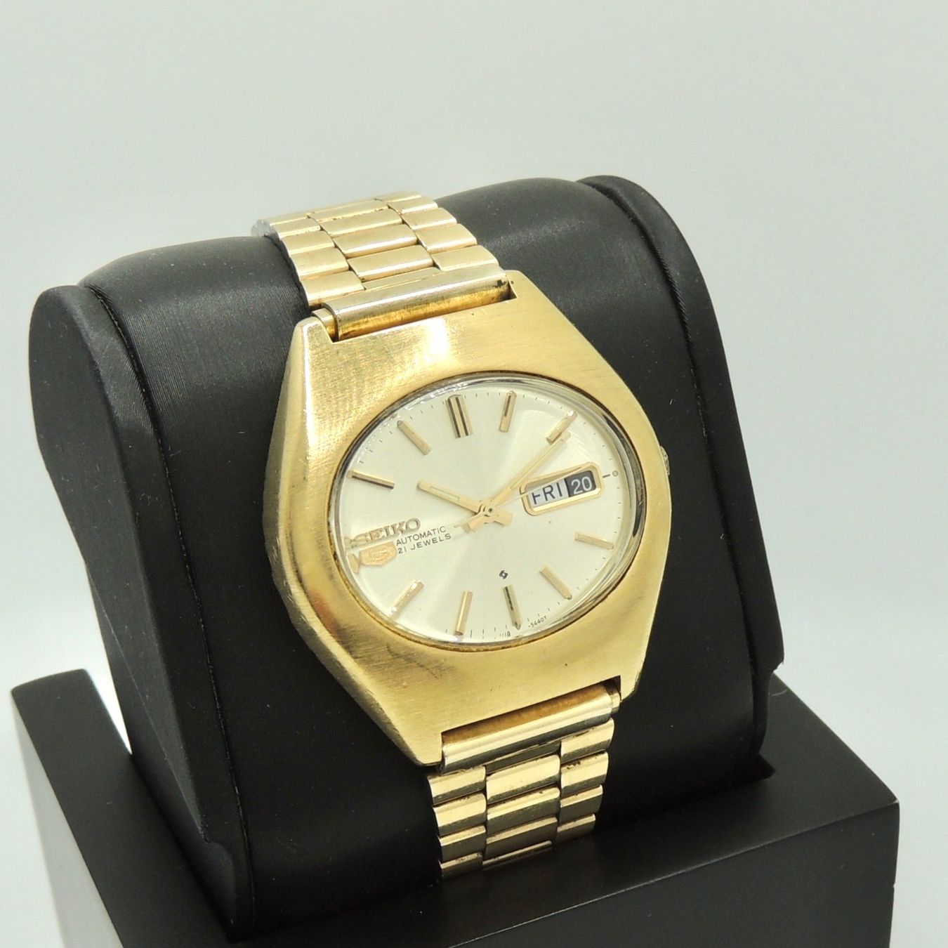 Seiko Orologi: Montre Seiko 5 Automatic Day Date vintage – Usato da Lausanne venduto da DuGoutetdesCouleurs