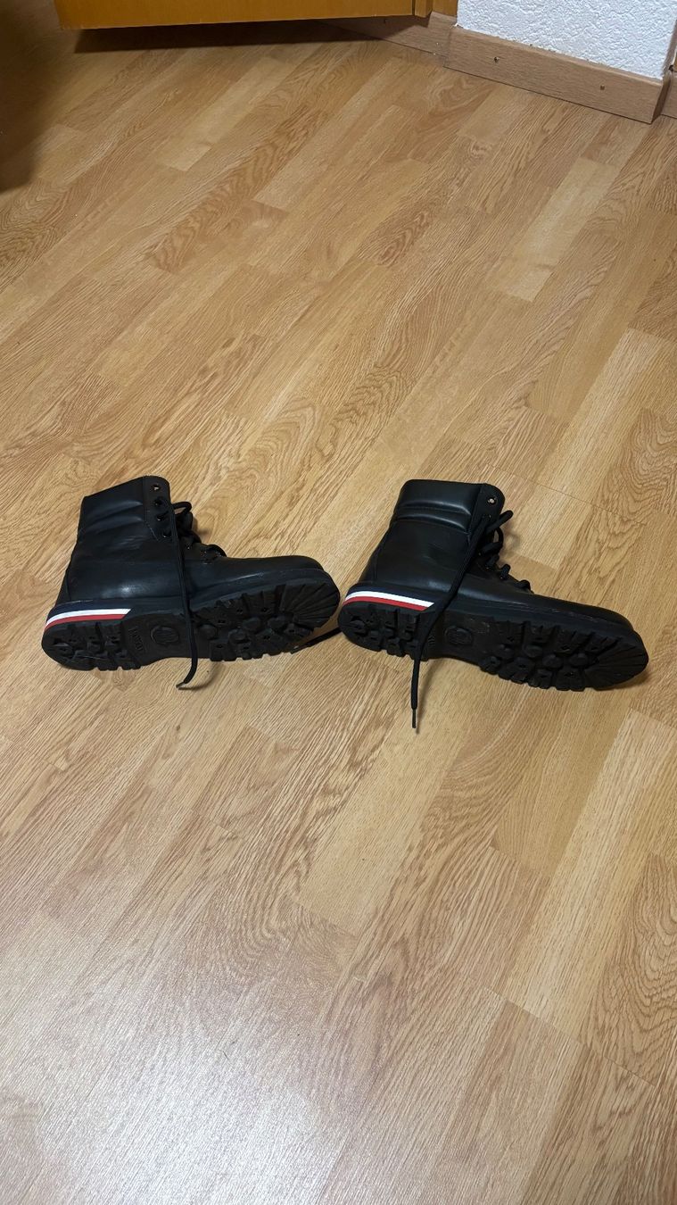 Moncler Herrenschuhe: Moncler boots black leather – Gebraucht aus Crans VS von stef.starce 4