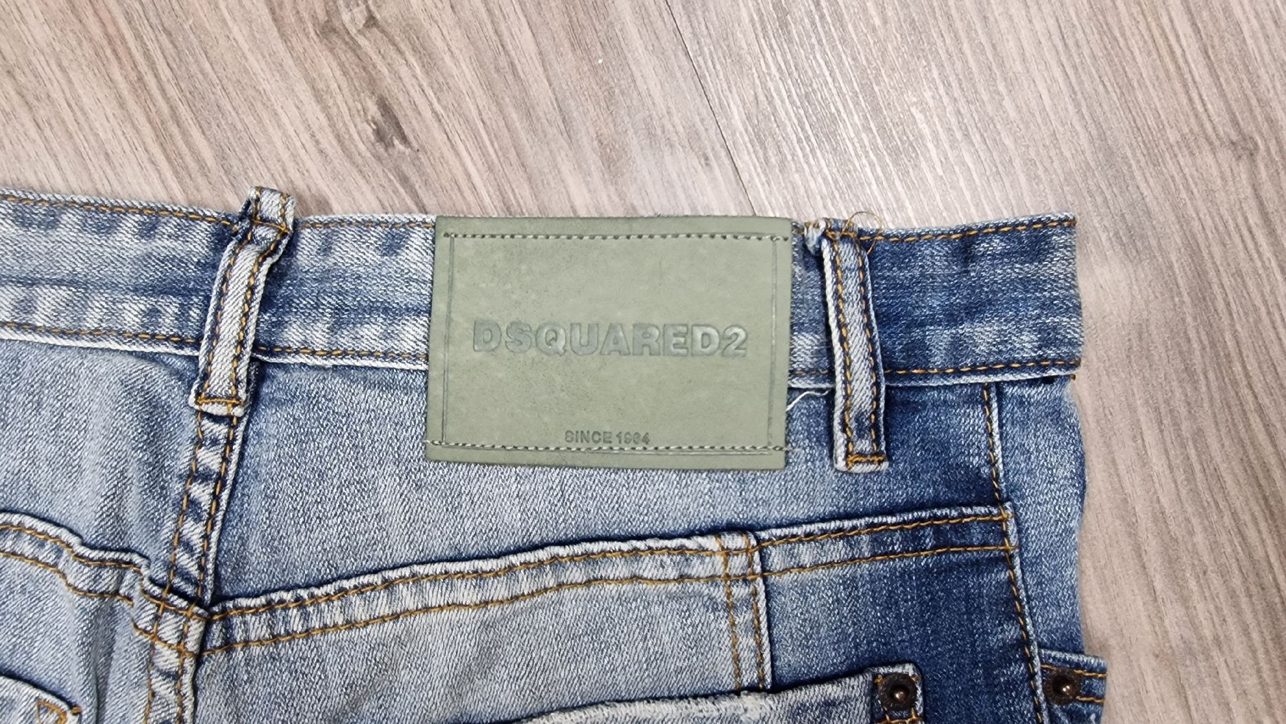 Jeans: Dsquared2 Jeans, Top Zustand, stylisch! – Nuovo (secondo la descrizione) da Dübendorf venduto da baldi4545 4