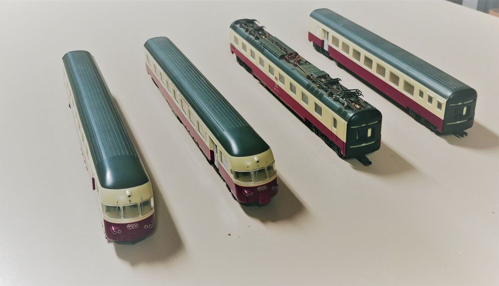 Voiture Train Trans Europ Express (TEE) Vintage Lima - Modélisme Ferroviaire échelle HO, Occasion, Couleurs Gris/rouge