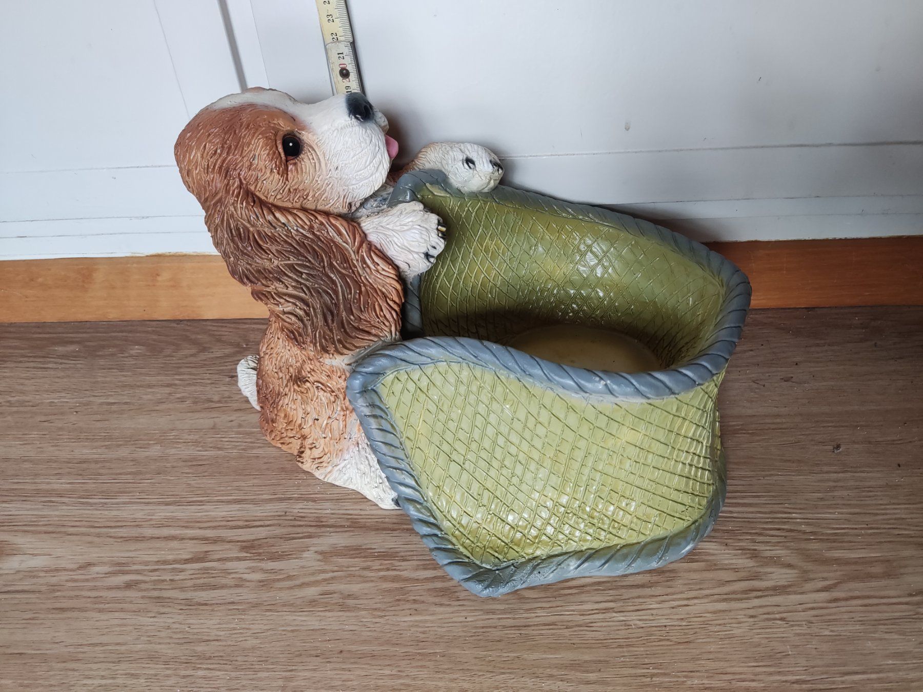 Statuette: Hund mit Korb – Nuovo (secondo la descrizione) da Gränichen venduto da dani065