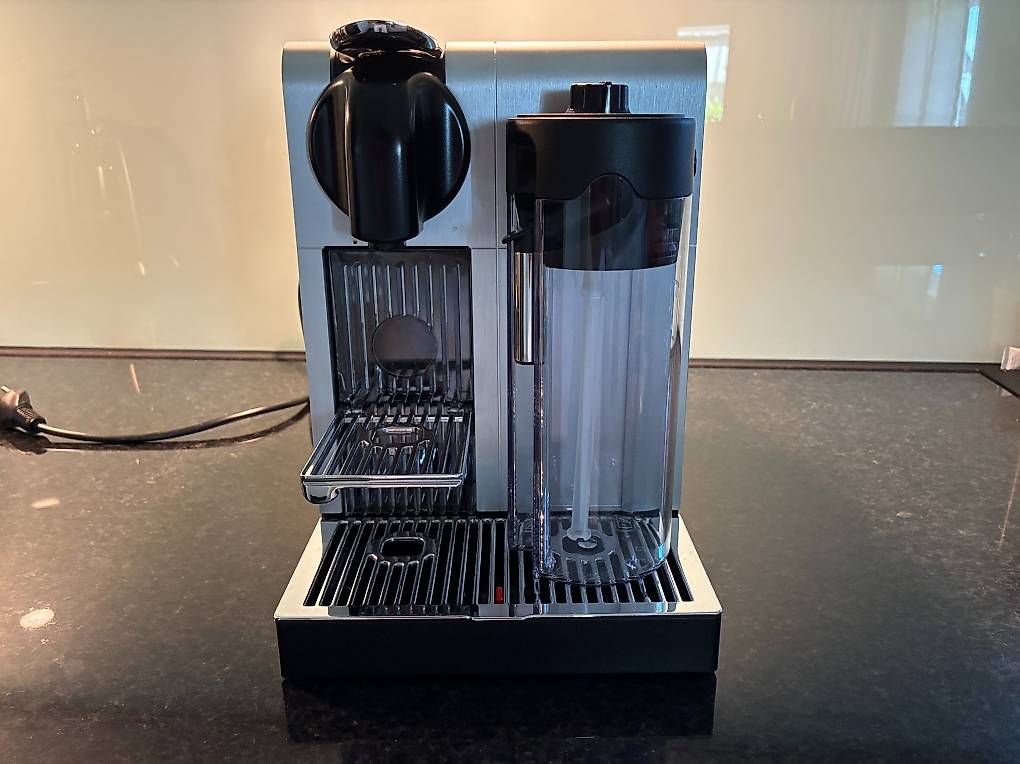 De'Longhi Macchine per caffè & Macchine per espresso: Delonghi Lattisimo Pro Nespresso Kaffeemaschine – Usato da Aeugst am Albis venduto da Juwelier46 1