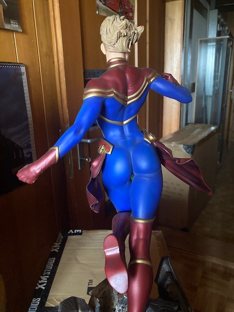 Marvel Statuette: Sideshow Captain Marvel 1/4 Statue – Usato da Tafers venduto da tobib_23 2