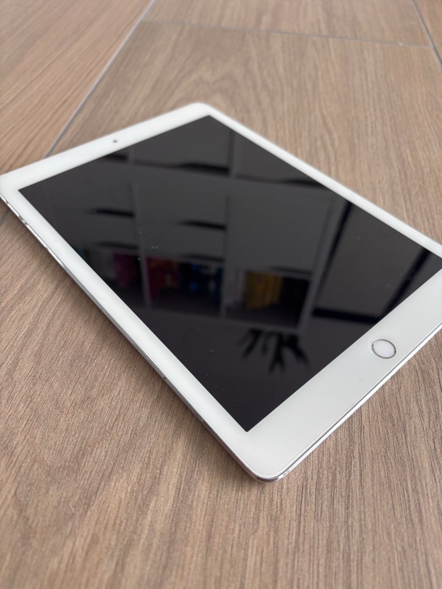 Apple Tablettes PC: iPad Air Wi-Fi 64GB Silver – D'occasion à Au SG par Sjardim 3