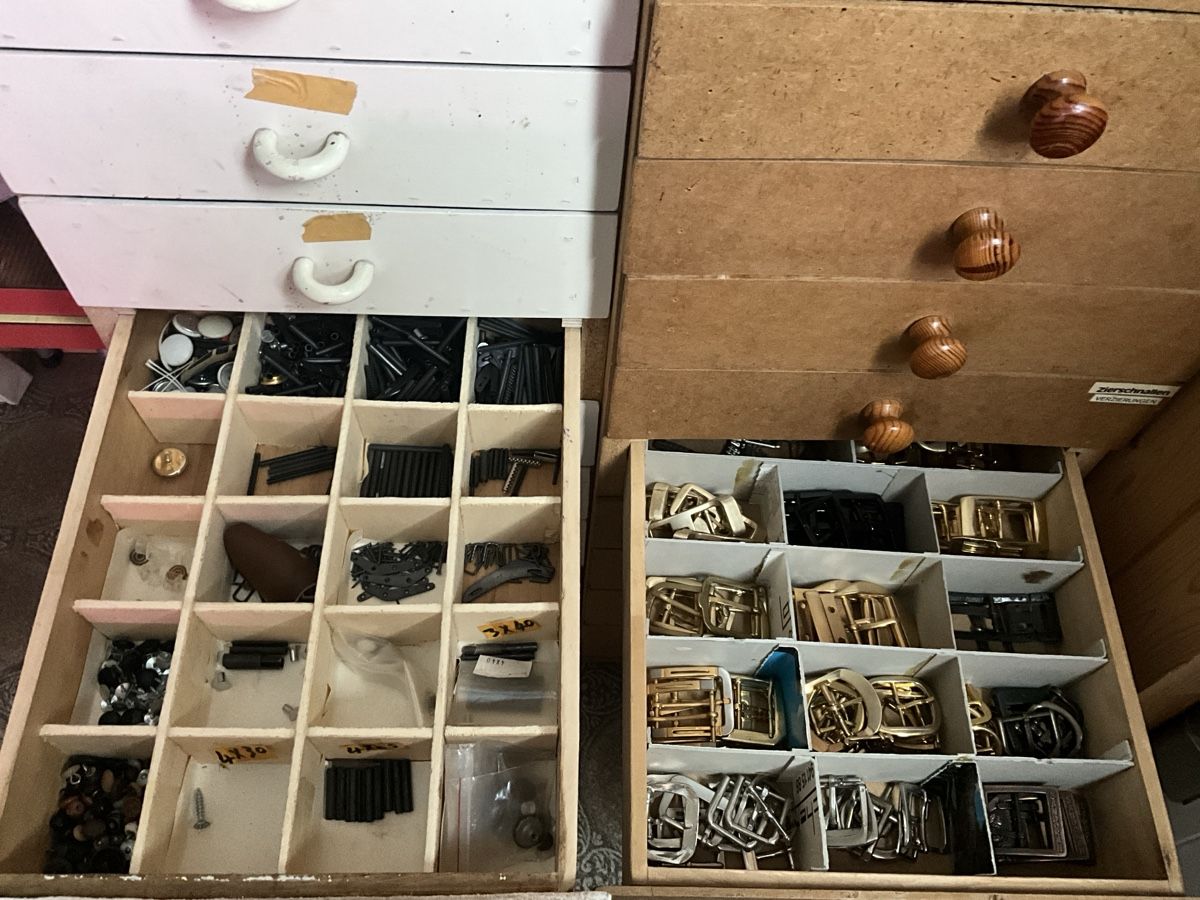Tutti gli attrezzi: Shoemaker accessories  – Nuovo (secondo la descrizione) da Elsau venduto da MANWITHVAN 5