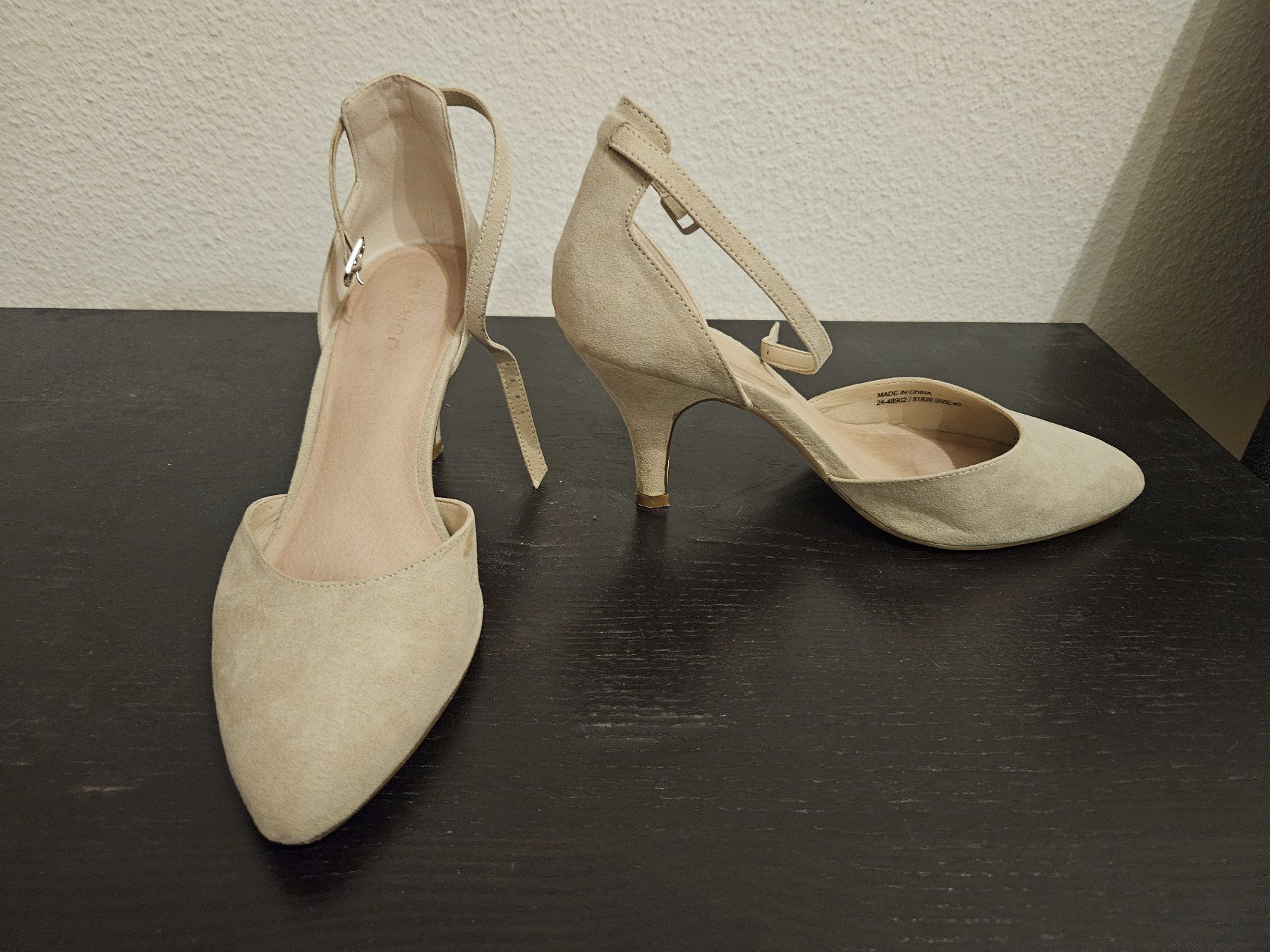 Damenschuhe: Spangen Pumps – Gebraucht aus Steinhausen von Letty
