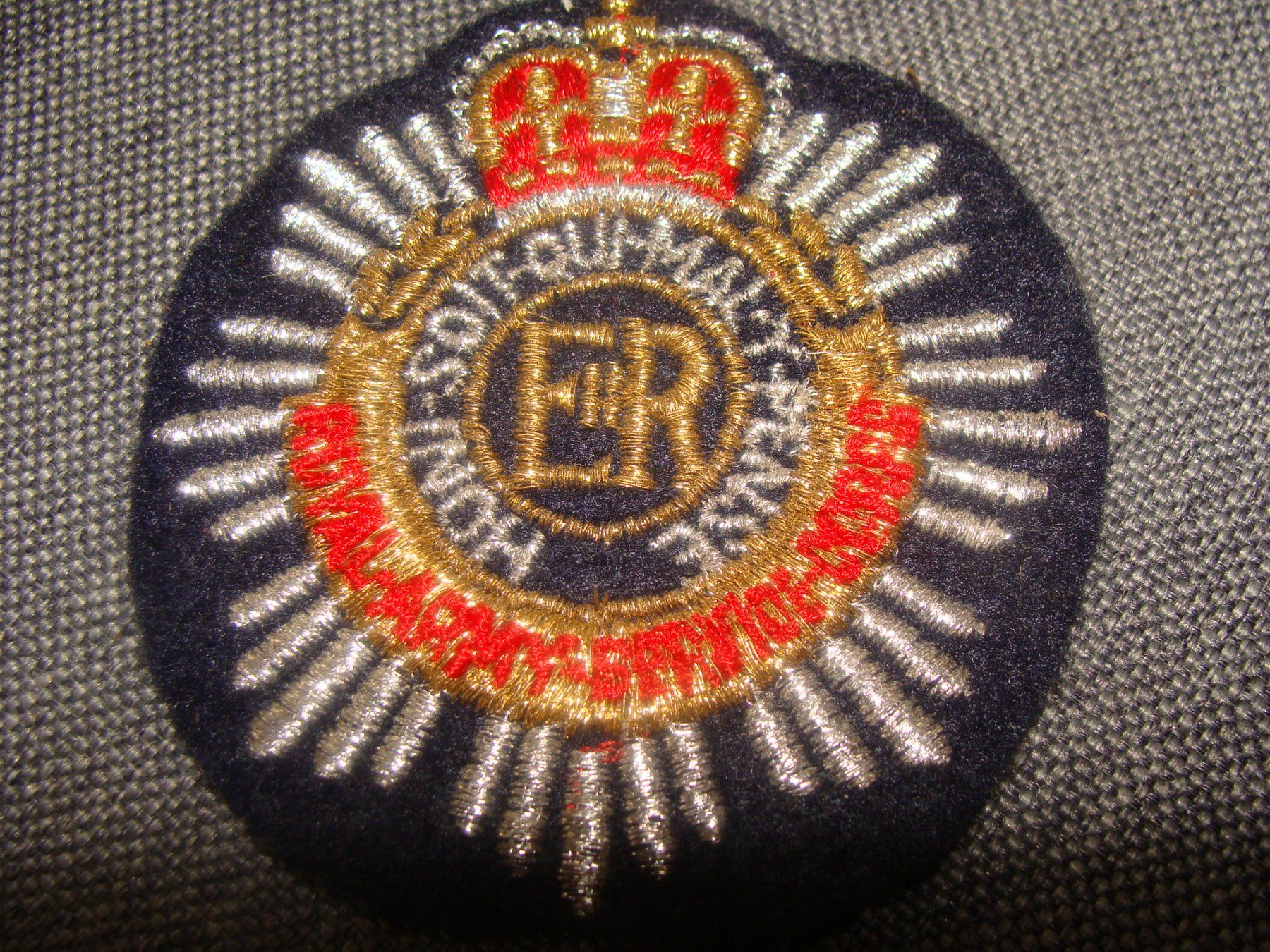 Placchette & Badge: Lot de badges Anglais – Usato da Cuarny venduto da hen_g7hn 2