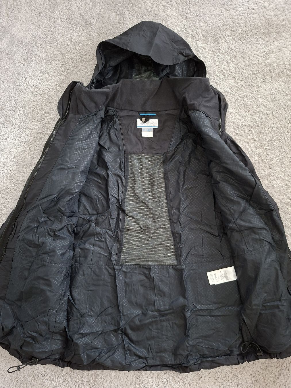 Columbia Giacche: Veste Columbia noir avec capuche  – Usato da Renens VD venduto da ser_j2fn 3