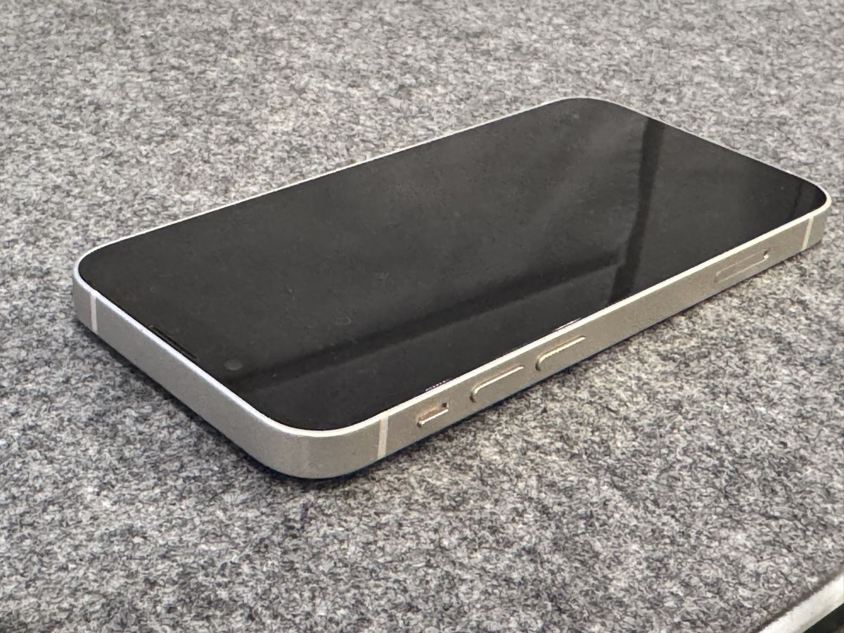 Apple Handys / Smartphones: iPhone 13 mini 128GB Weiss white – Gebraucht aus Baar von  5