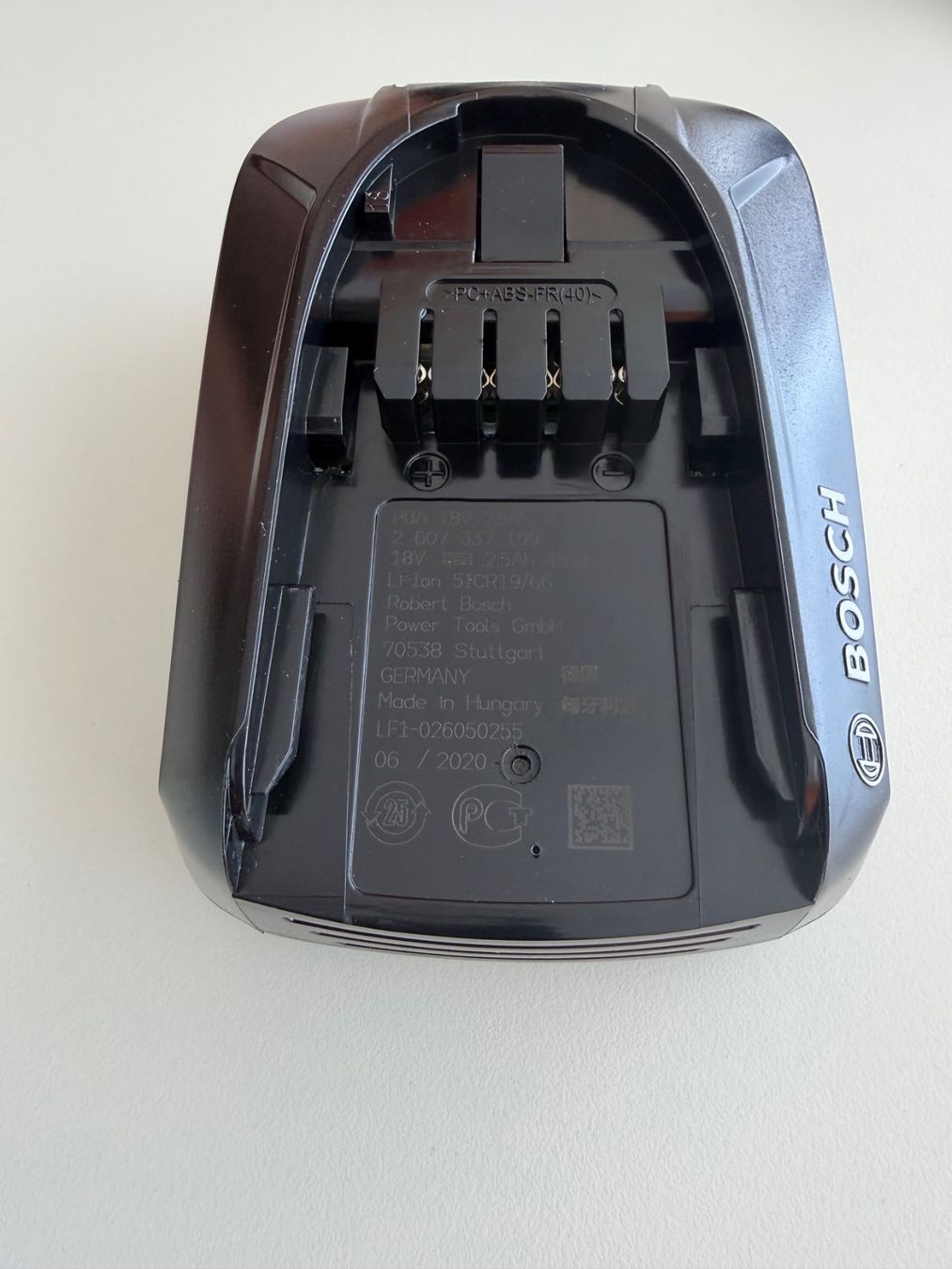 Bosch Caricatori & Batterie: Bosch batterie PBA 18V 2.5Ah + chargeur – Usato da St-Gingolph venduto da GoldenKeys 1