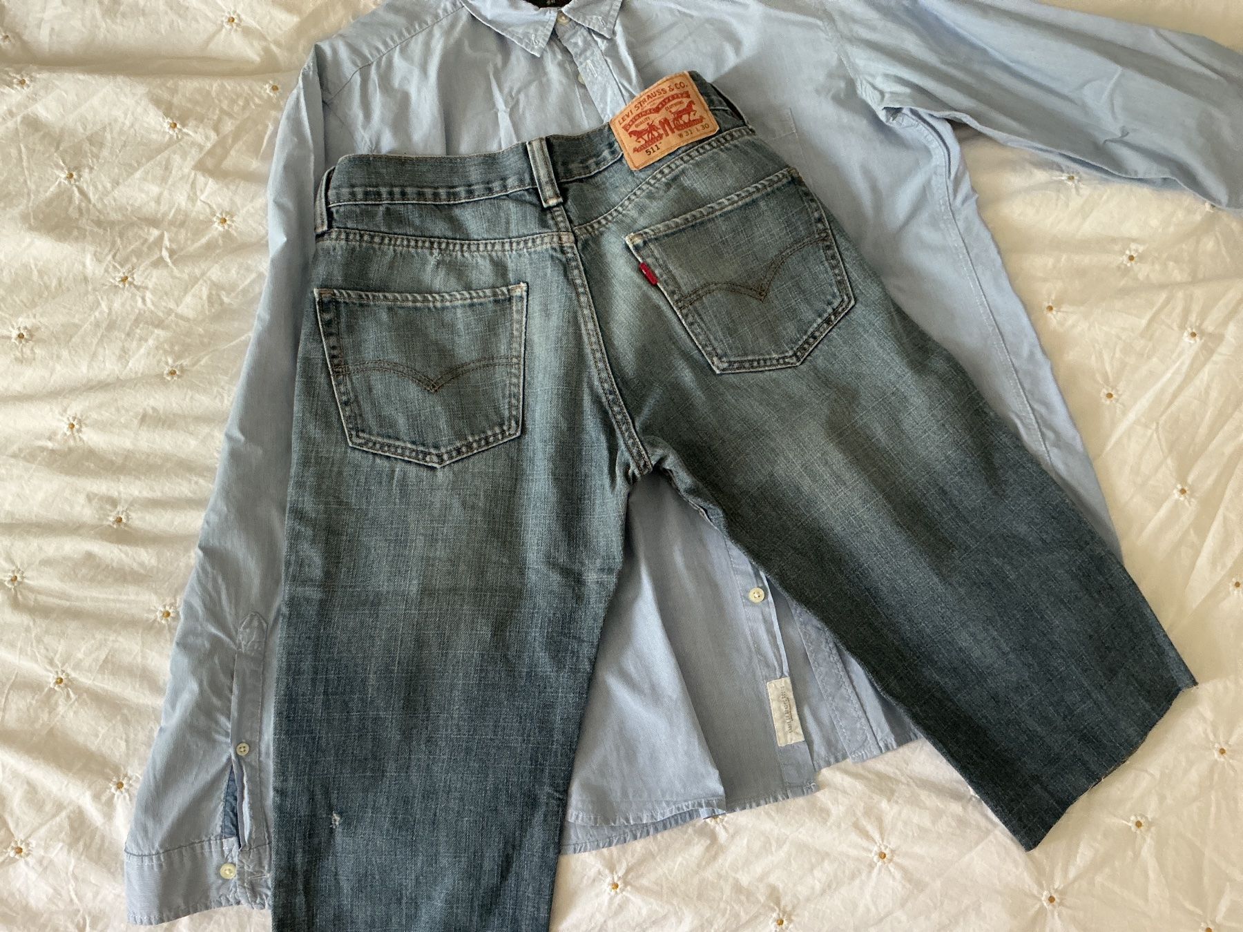 Levi's Lots de vêtements: Kurze Levi's und Herrenhemd – D'occasion à Triesen par boston7 1