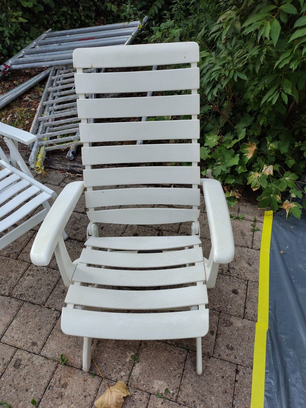 Chaises: 4 Gartenstühle gratis abzugeben – D'occasion à St. Antoni par Nomis20 4