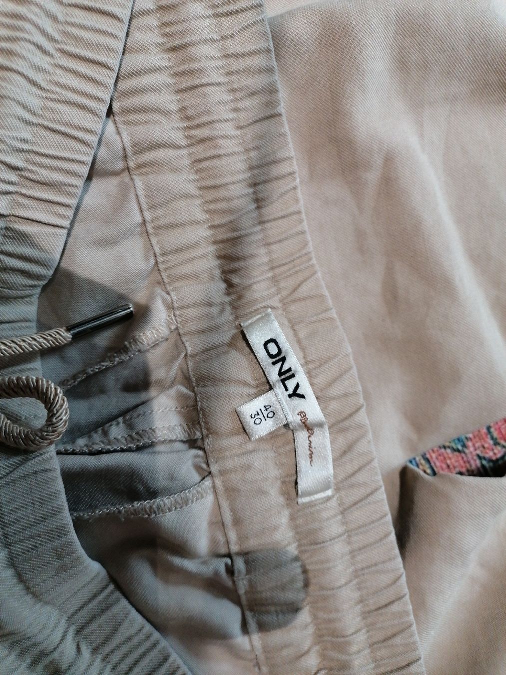 Only Pantaloni: Only Hose beige – Usato da Leuk-Stadt venduto da See_Lin 3