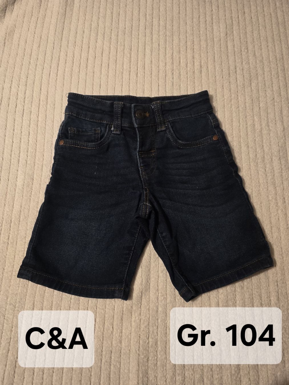 C&A Pantaloni: C&A Jeans Shorts, Gr. 104, Sommer – Usato da Hermrigen venduto da R20121989