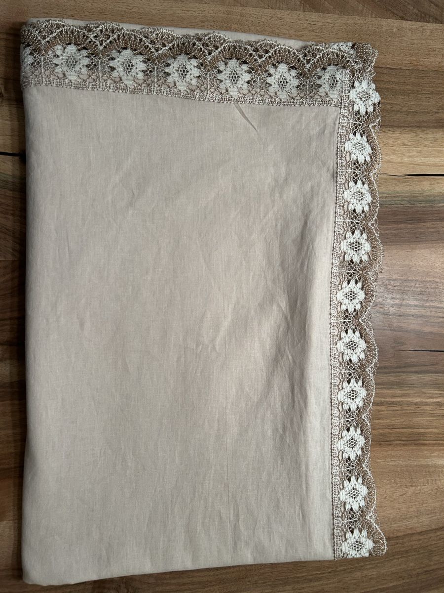 Altra biancheria da tavola: Tischdecke Beige mit Spitze, Baumwolle mit Leinenoptik – Usato da Zürich venduto da keinweiss