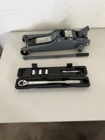 Wagenheber 2.5 Tonnen + Drehmomentschlüssel Set