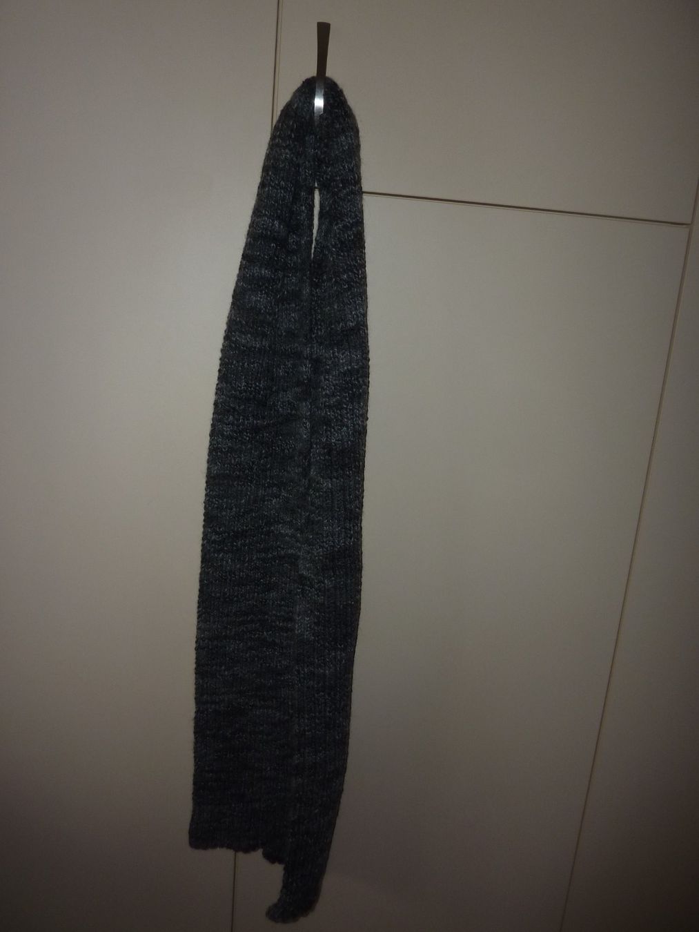 Foulard & Sciarpe: Handgestrickter, warmer Winterschal, Grau-meliert, Neu – Nuovo (secondo la descrizione) da Triengen venduto da Nussbaum14 4