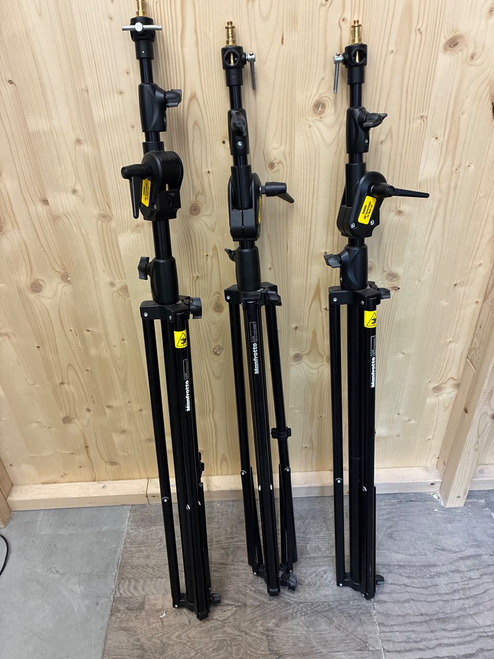Manfrotto Treppiedi & Teste: 2x Manfrotto Galgenstativ schwarz B420 – Usato da Fribourg venduto da waves55