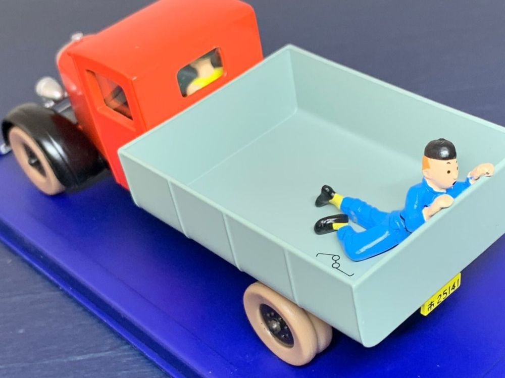 Camion Rouge De Tintin (Le Lotus Bleu) - Maquette Miesse 1/43 D'époque - Occasion Comme Neuf