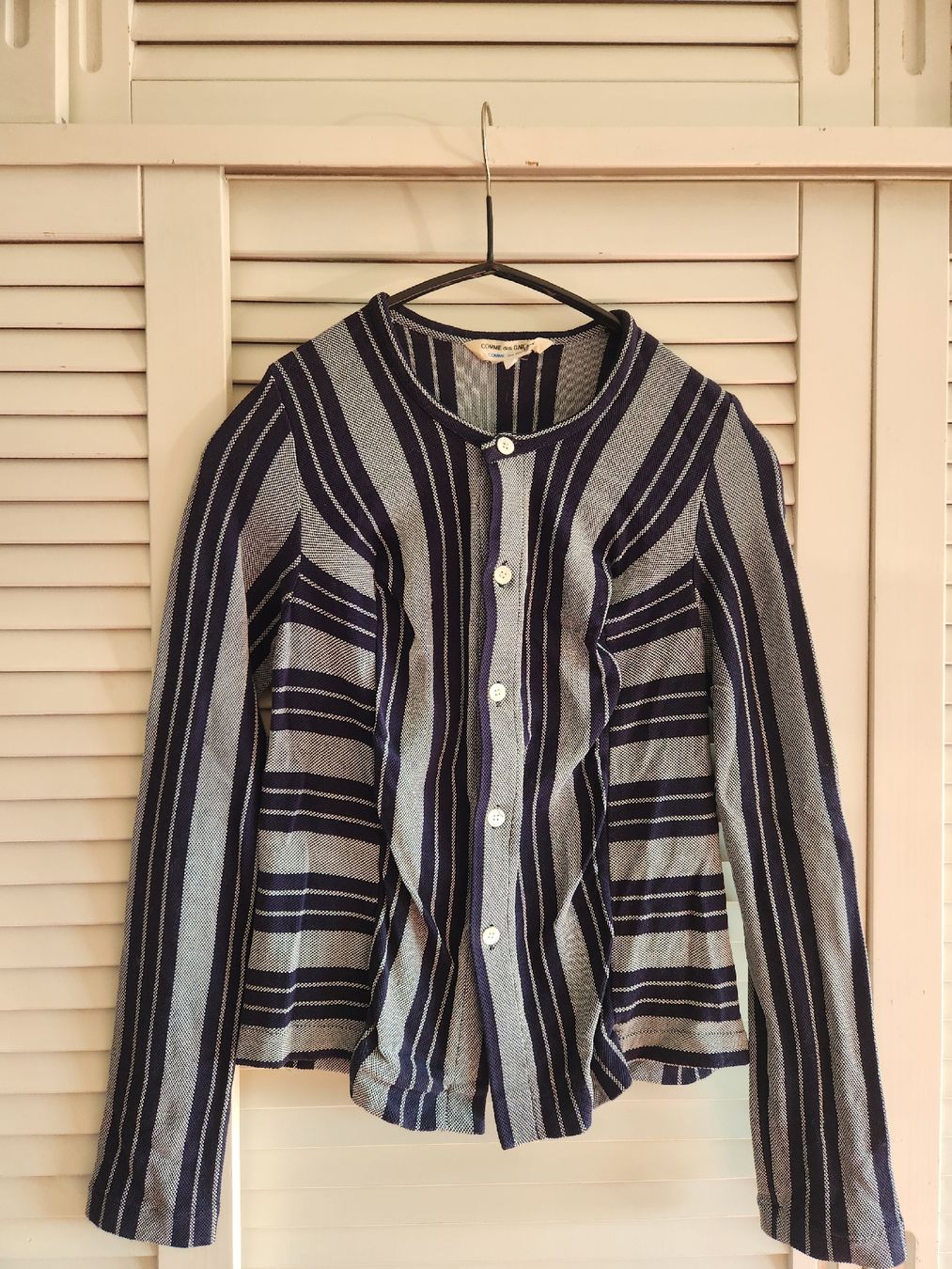 Comme Des Garcons Pullover & Sweatshirts: Comme des Garçons pull gris et bleu – Gebraucht aus Lausanne von man_rw9q
