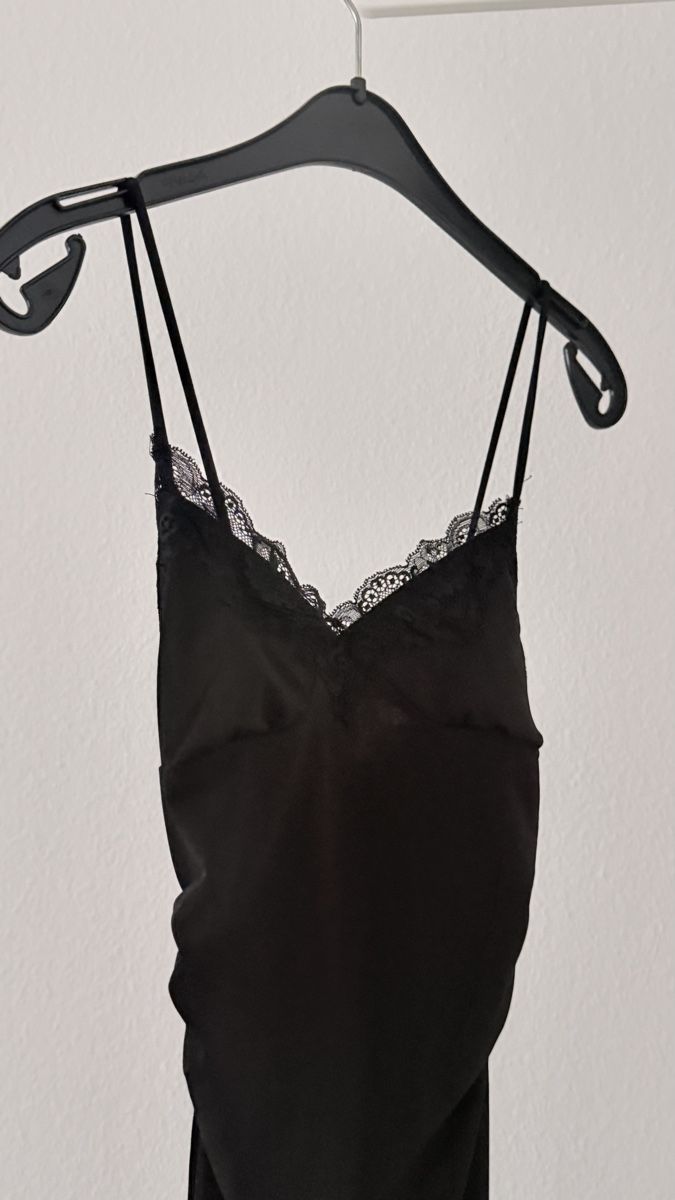 Bershka Robes et jupes: schwarzes Kleid Bershka XS – D'occasion à Wallisellen par ale_277q 4