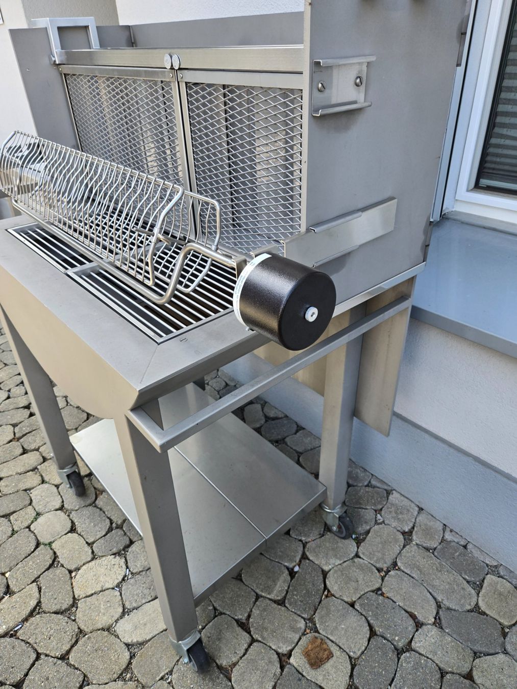 Griglie: Grill, Cheminee, Profi Grill, in Edelstahl – Nuovo (secondo la descrizione) da Einsiedeln venduto da Jaeggi-Gartenfeuer 1