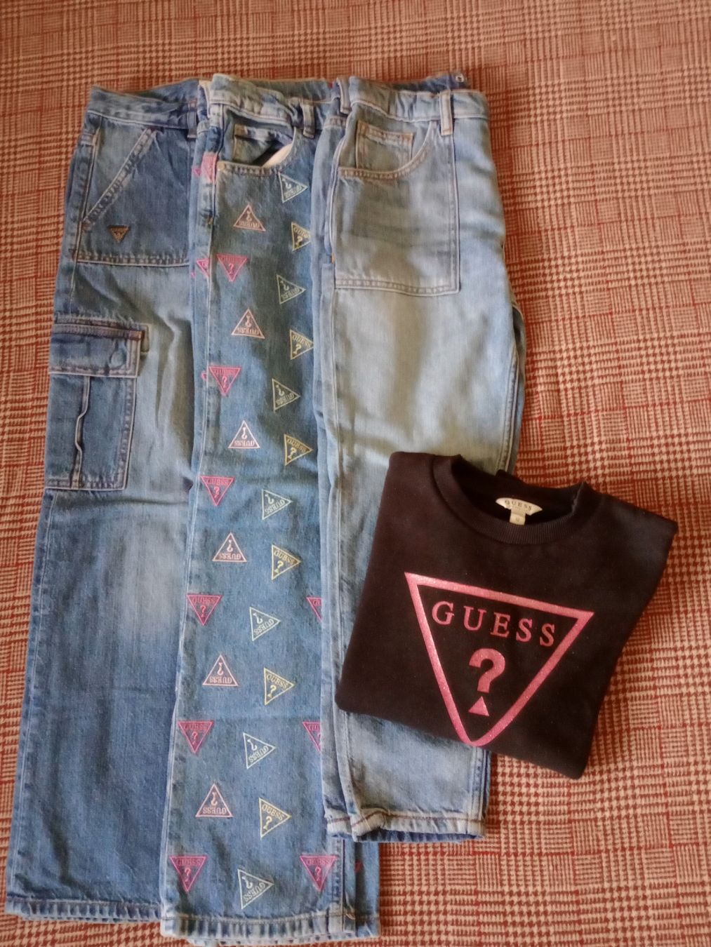 Guess Lotti & Set di vestiti: Guess Kleiderpaket  – Usato da Castel San Pietro venduto da misha05