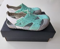 Jordan Sandalen