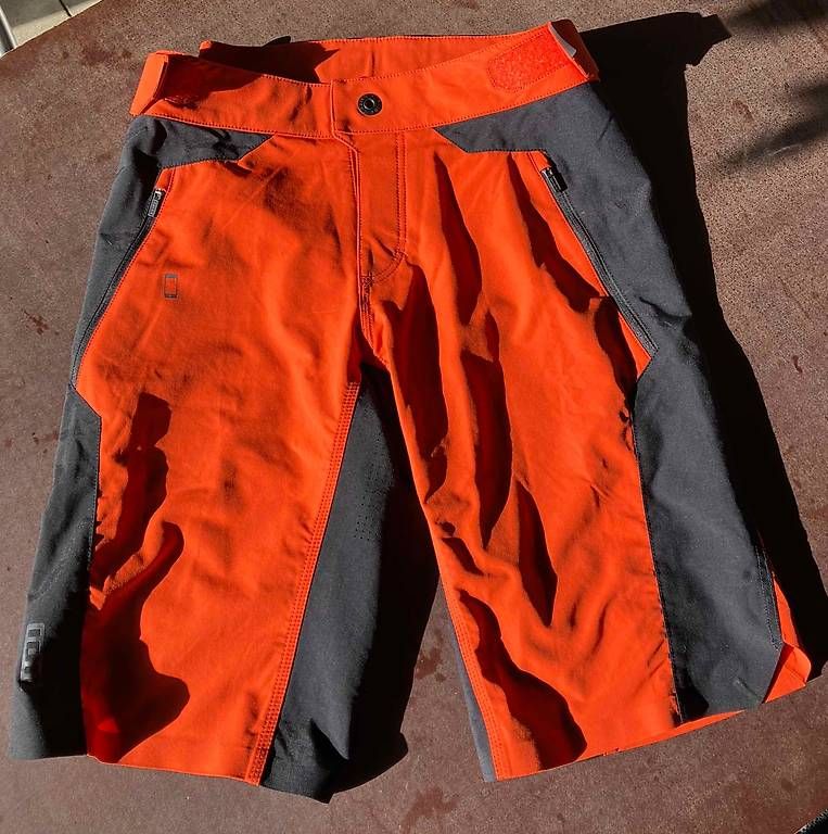 Pantaloni: Bike Shorts, M/32 – Nuovo (secondo la descrizione) da Dällikon venduto da blueskym