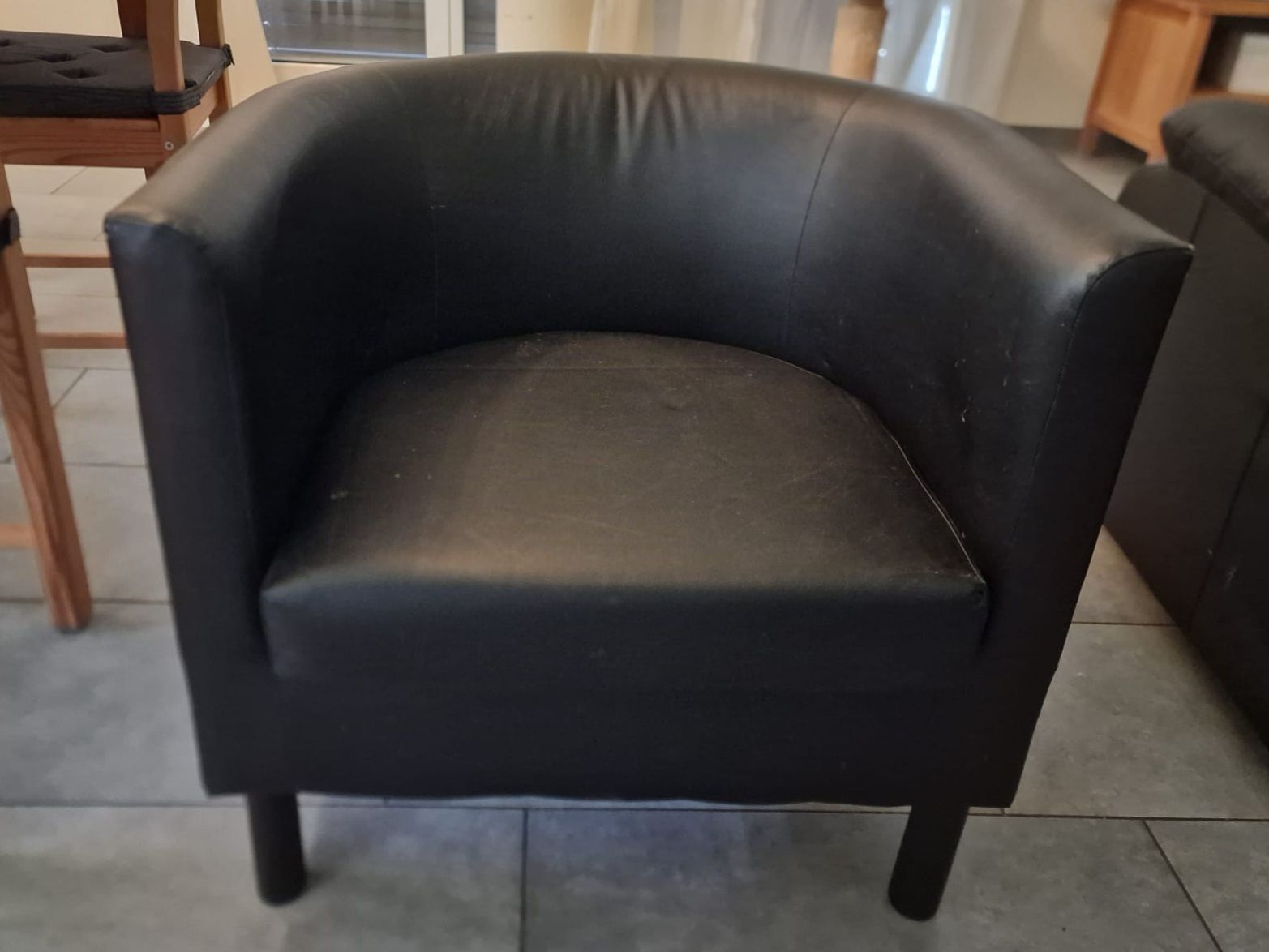 Ikea Fauteuils: Kunstledersessel Ikea – D'occasion à Härkingen par Dinu19730