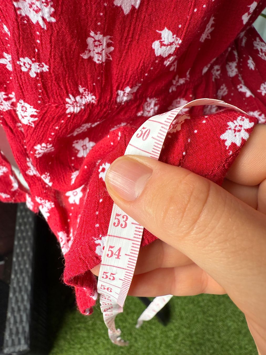 Chemisiers: Sommer Bluse, Rot mit Blumenmuster 34 – D'occasion à Riehen par edu_92w7 7