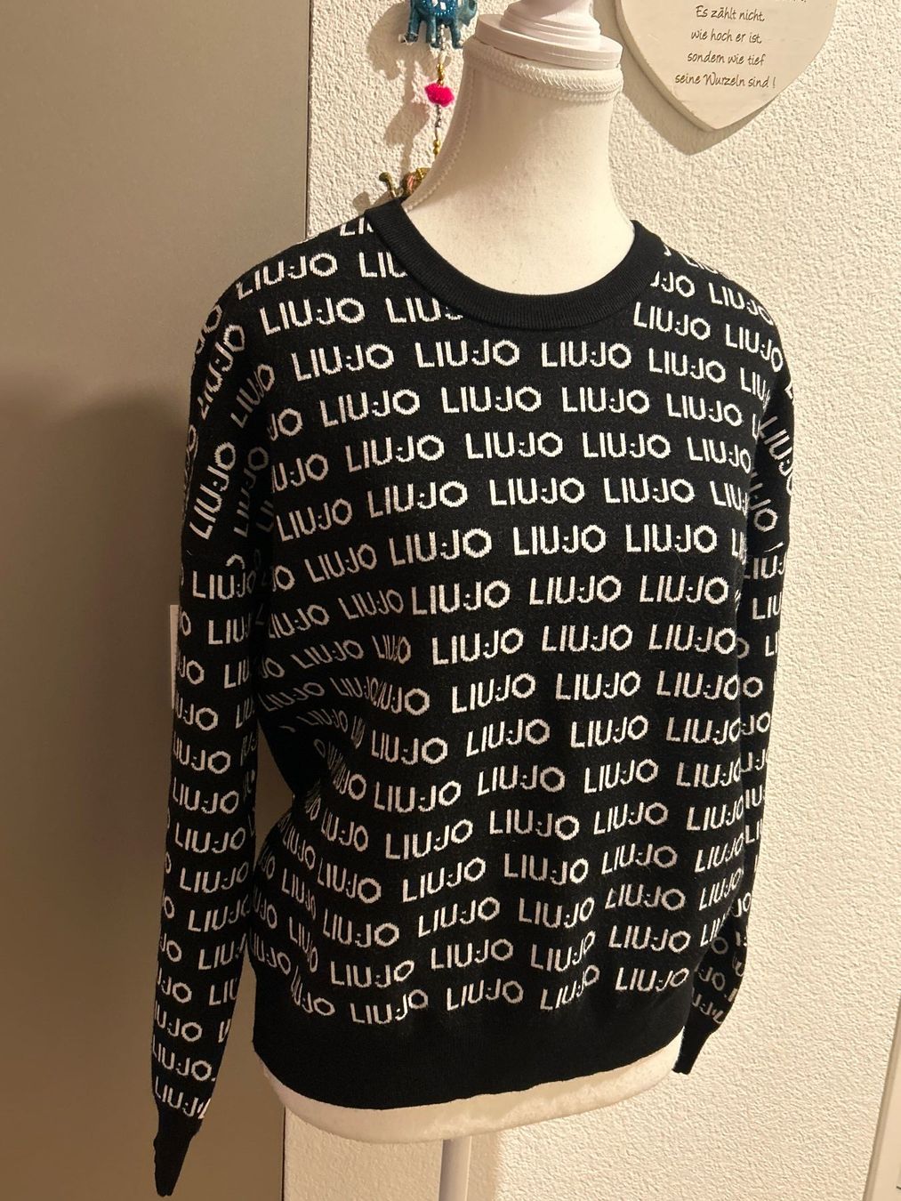 Liu Jo Maglioni & Felpe: Liu Jo Pullover schwarz / weiss mit Aufschrift – Usato da Brunnen venduto da Nala2929 1