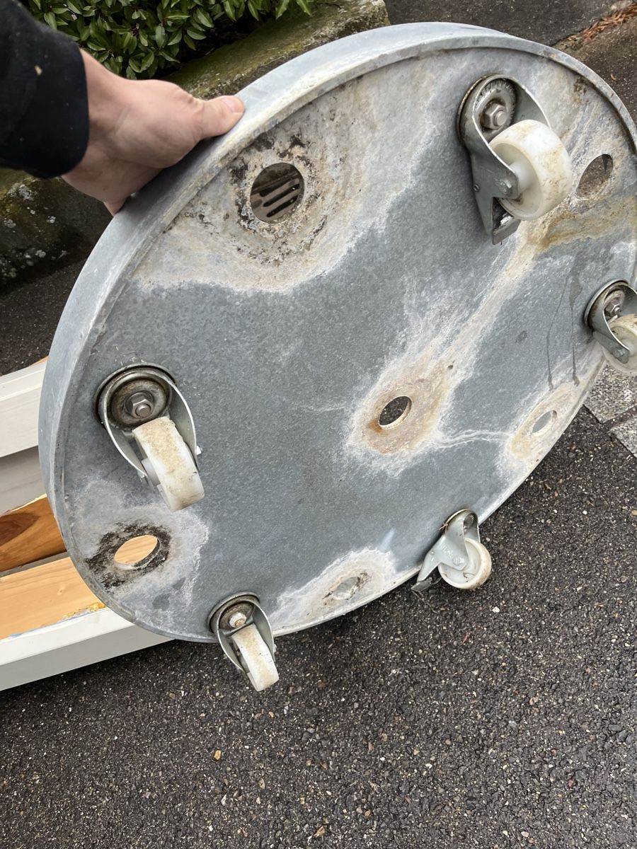 Sottobicchieri: Pflanzen-Rollbrett, Topf-Untersetzer mit Rollen, 80cm – Usato da Bertschikon Gossau venduto da BAUSTOFFHANDELbucher
