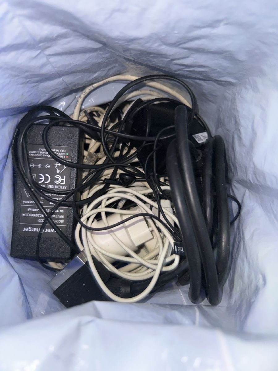 Cavi: Diverse Kabel und Netzteile – Usato da Gersau venduto da Second-Hand-Shop 2