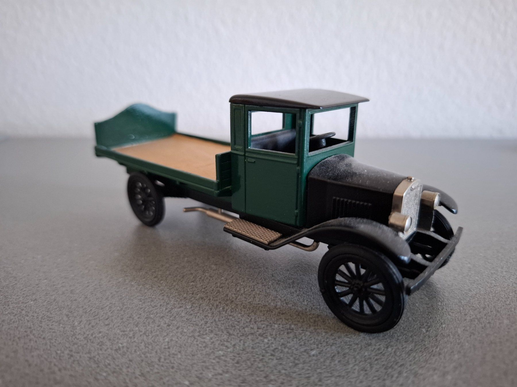 Conrad Kit di modellismo & Modellini statici: Conrad 1:50 VOLVO 1928 – Nuovo (secondo la descrizione) da Henau venduto da fag_lzx9 1