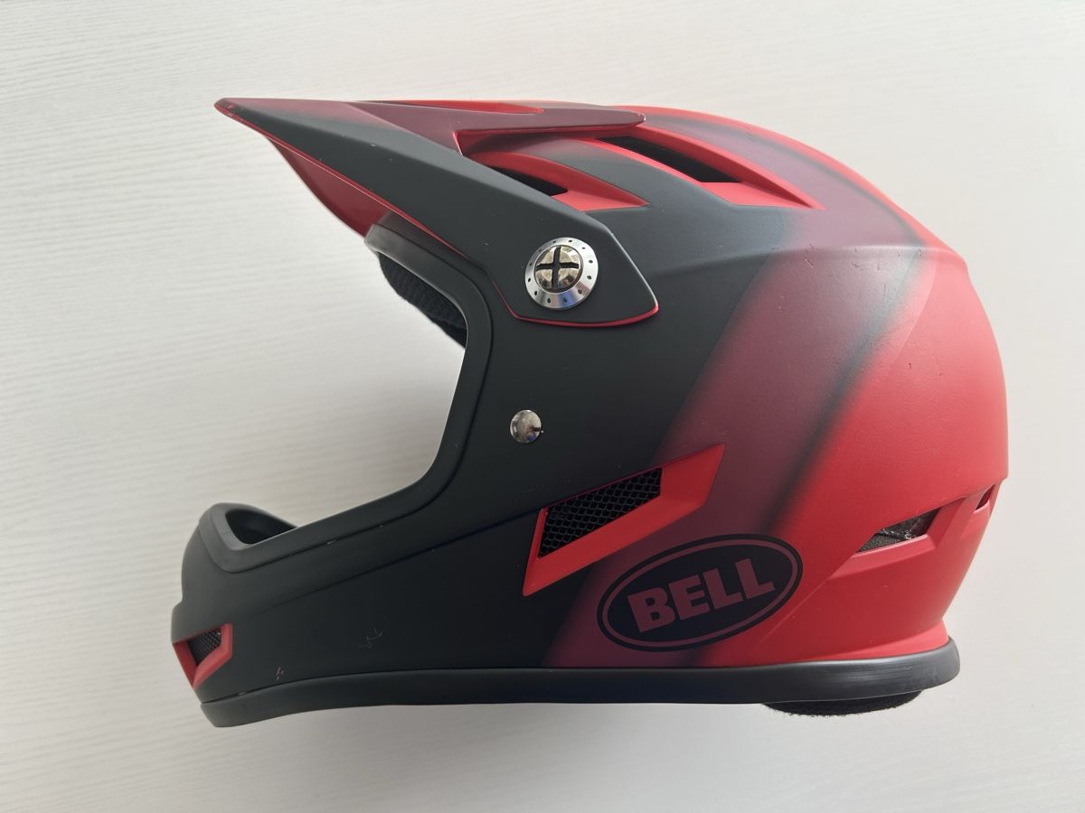 Bell Caschi: Casque descente VTT enfant – Usato da Courrendlin venduto da kiki_villemin 3
