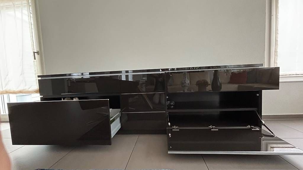 Cassettiere: Sideboard Interlübke mit LED Beleuchtung – Usato da Ebmatingen venduto da honeggm 1