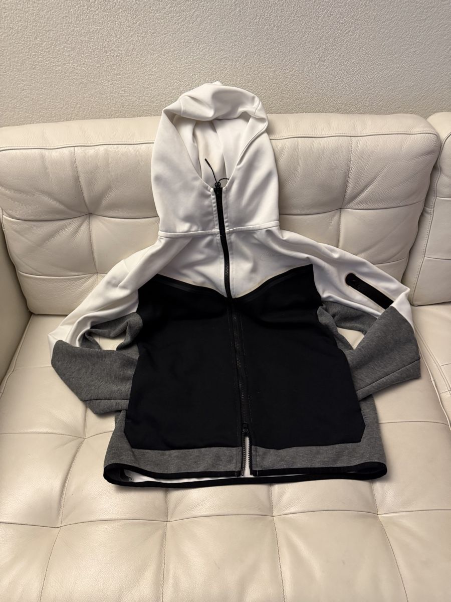 Nike Giacche: Nike Sport Jacke – Usato da Dietlikon venduto da Locinda 4