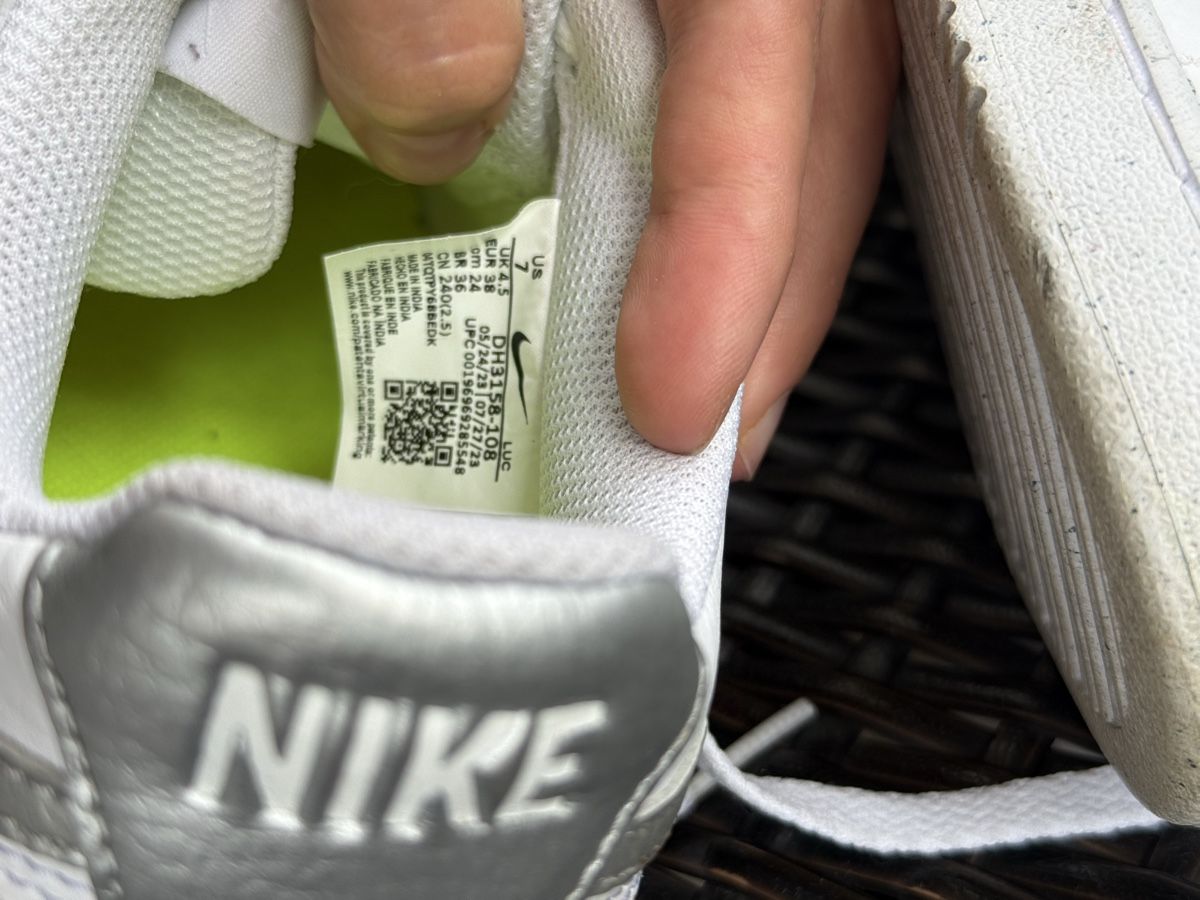 Nike Scarpe da donna: Nike weiss silber Grösse 38 – Usato da Münchenstein venduto da sof_8vcz 3